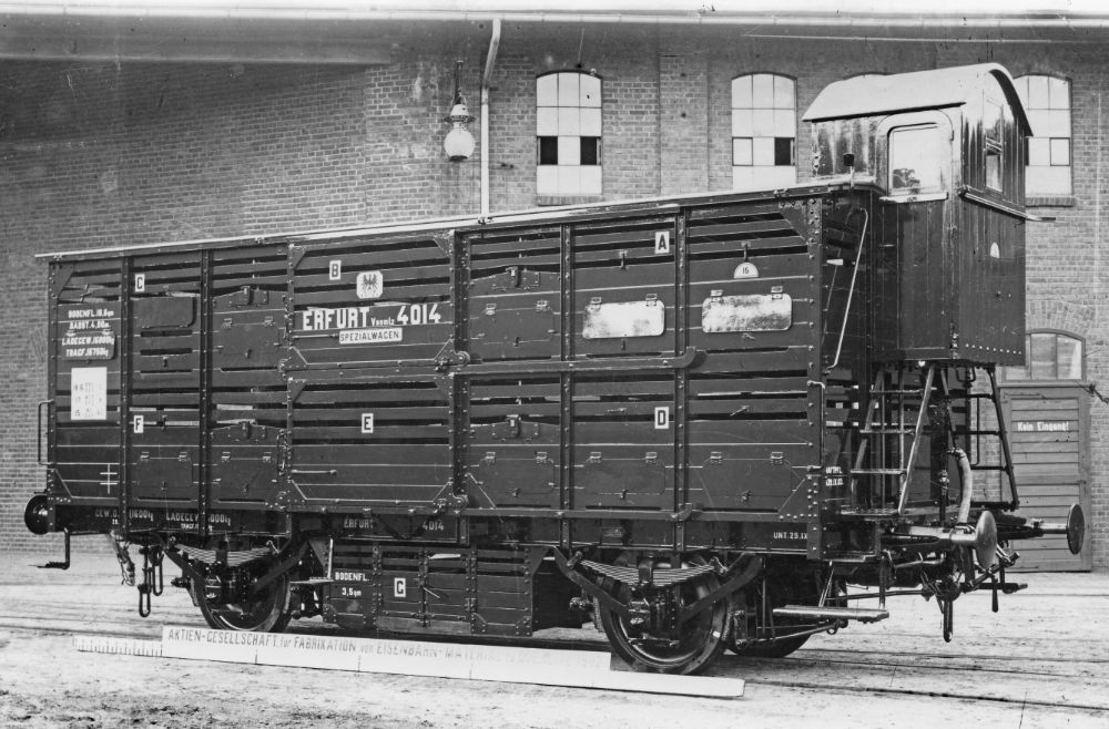 PUR , mit Bremserhaus, mit Futterkasten am Fahrwerk